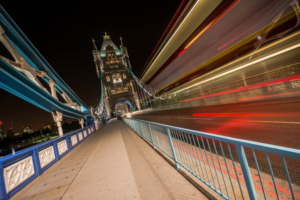 London Tower Bridge - The bus